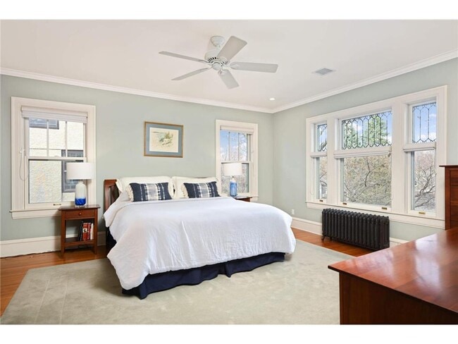 Building Photo - 1776 Knox Ave S