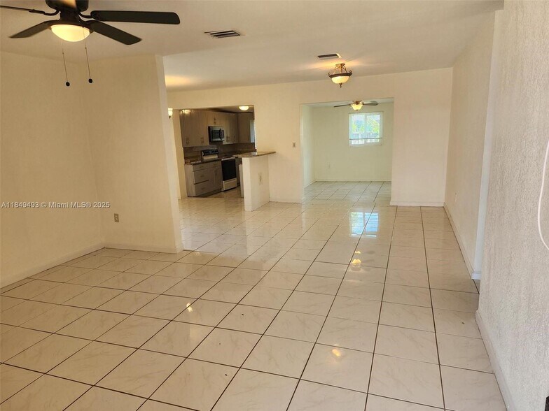 Building Photo - 845 NW 199th St