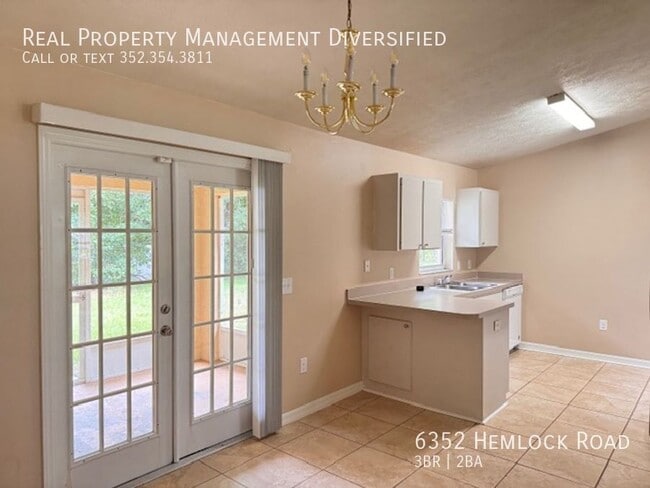 Building Photo - 6352 Hemlock Rd
