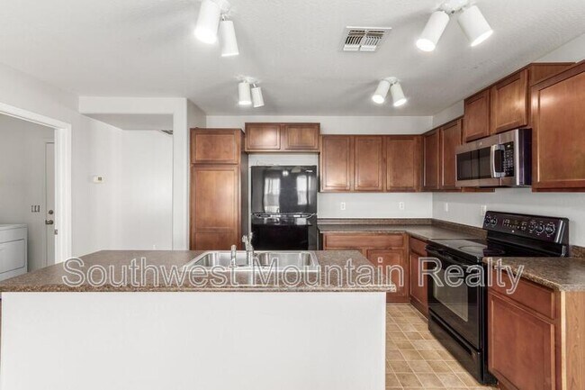 Building Photo - 5179 E Silverbell Rd
