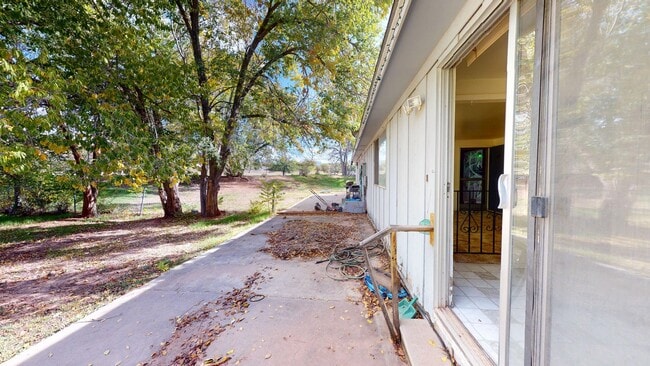 Building Photo - 2 bedroom duplex in quiet cul-de-sac