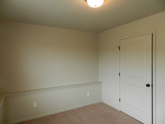 Building Photo - 107 Edna St
