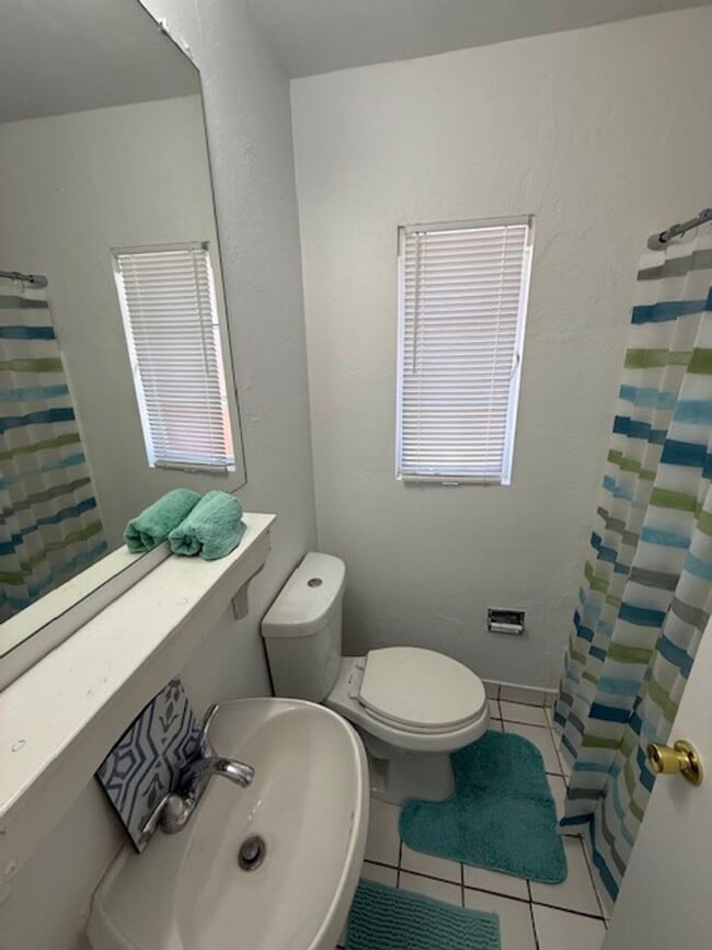 Building Photo - Location!! Awesome 1 bed 1 bath in Historic Glendale