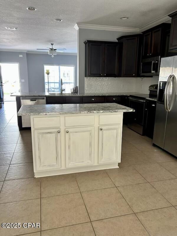 Building Photo - 335 Madison Circle