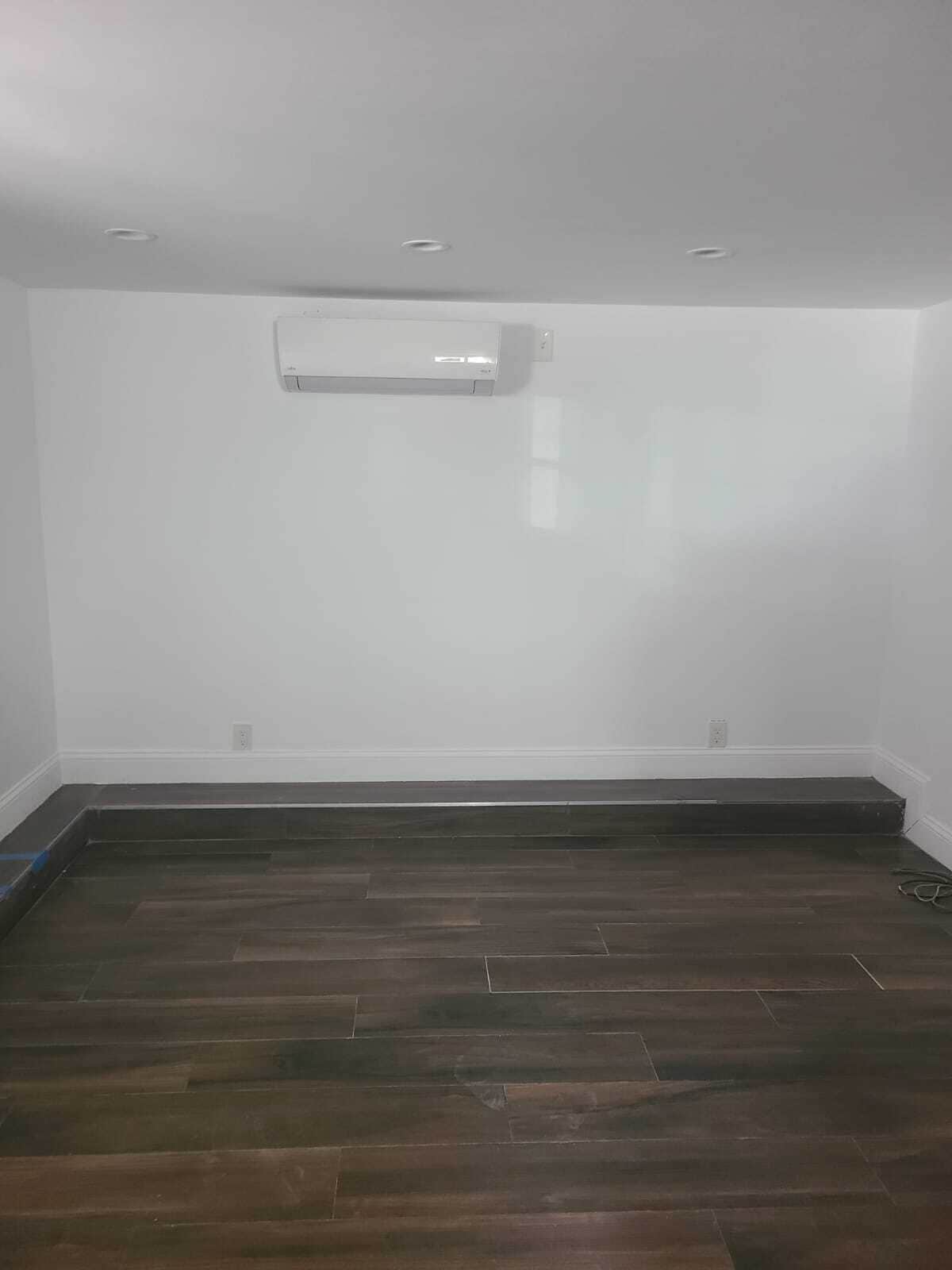 Building Photo - 2539 Hubbard St