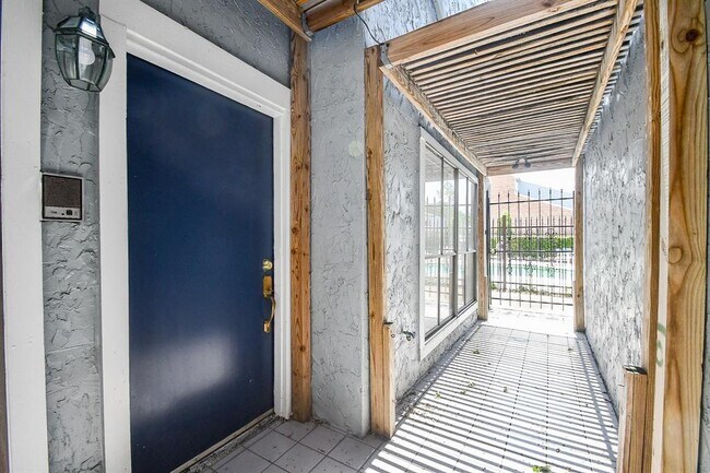 Building Photo - 3200 S Gessner Rd