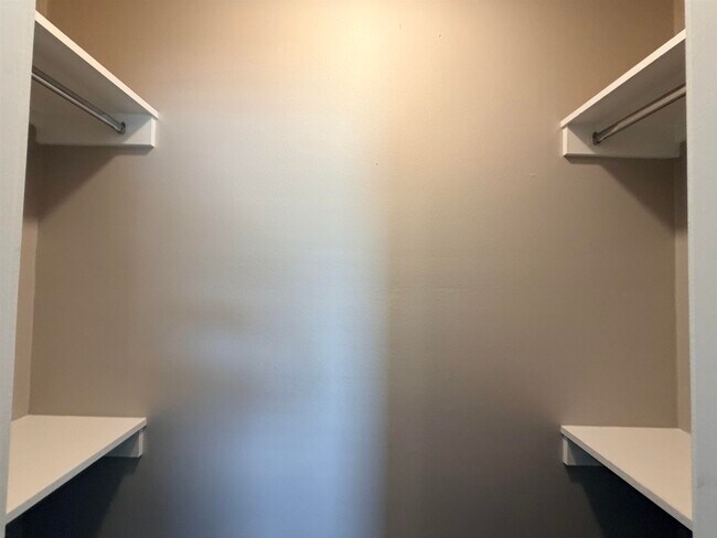 Building Photo - 5601 Cuenca Dr