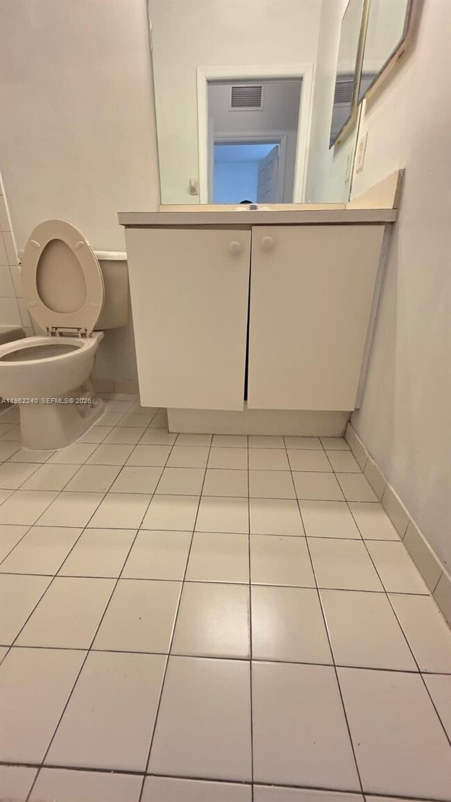 Building Photo - 148 SW 15th Rd