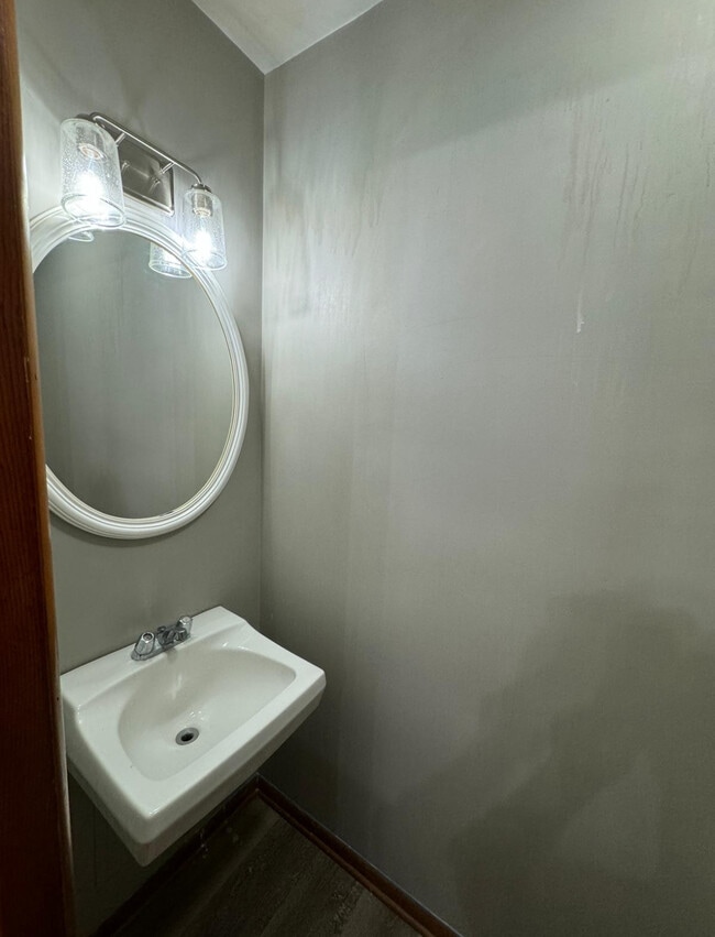 Building Photo - 24207 Jefferson Center St