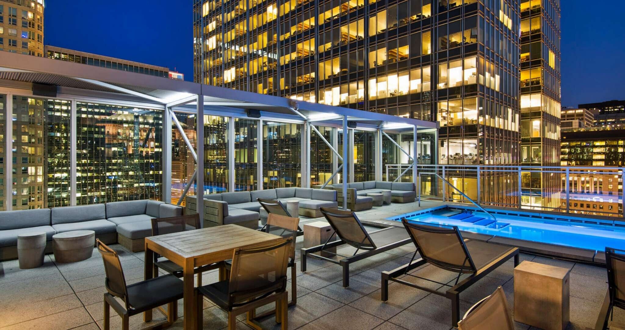 Building Photo - 345 N La Salle Dr