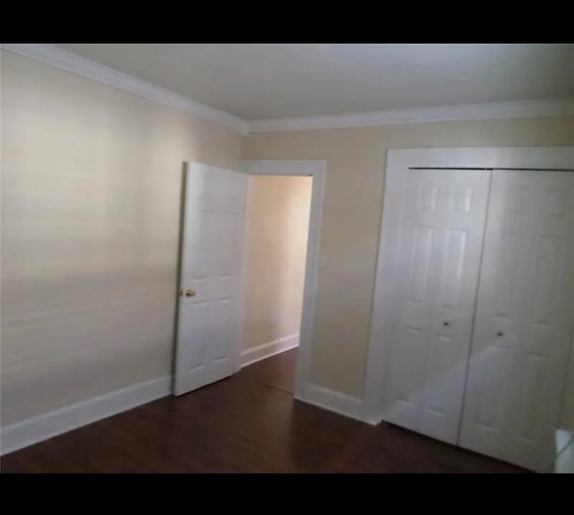 Building Photo - 423 N L St