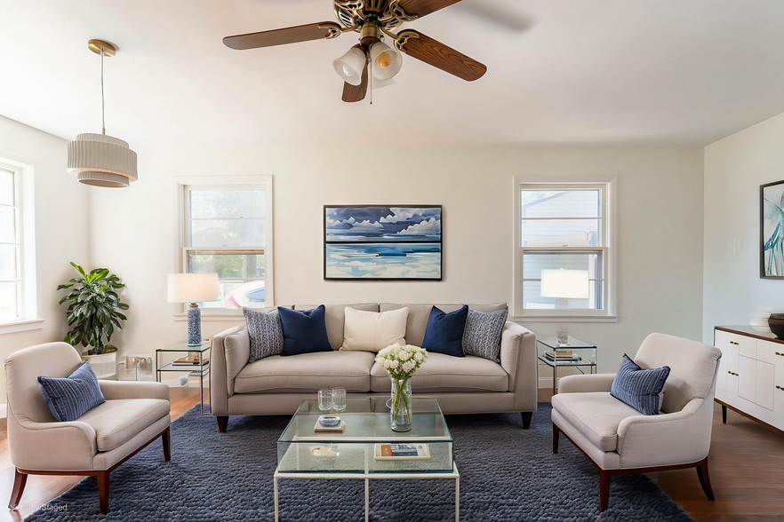 Living Room - 370 N Bazil Ave