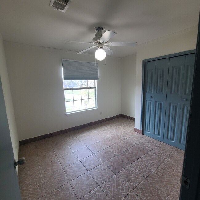 Building Photo - 12020 Maplerock-