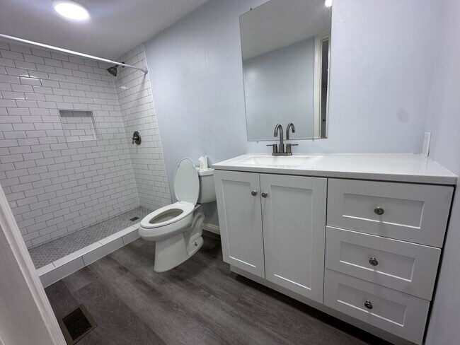 Building Photo - 9228 Sharyn Dr