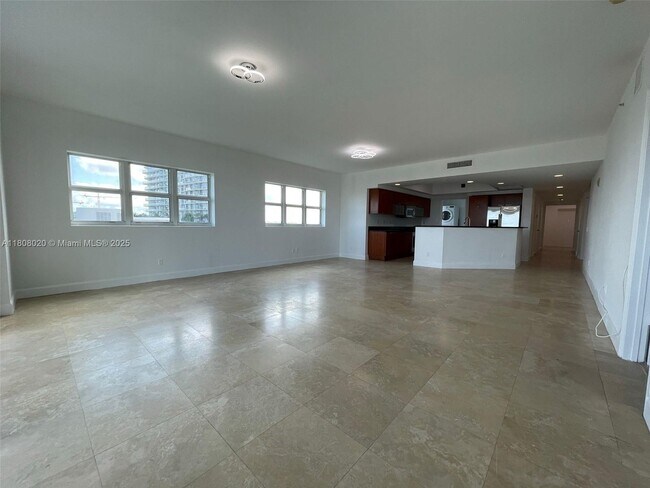 Building Photo - 14951 Royal Oaks Ln