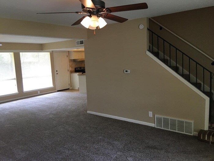 Building Photo - 1514 Regina Ct S