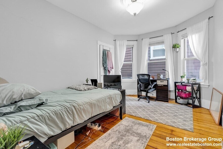 Building Photo - 180 Saint Alphonsus St