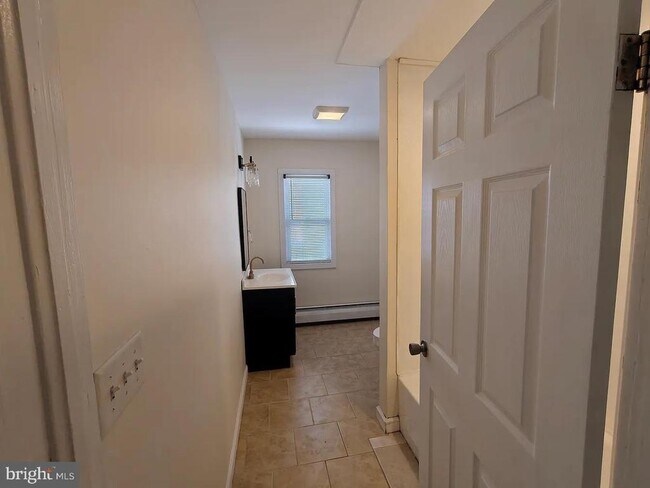 Building Photo - 509 Hallstead St
