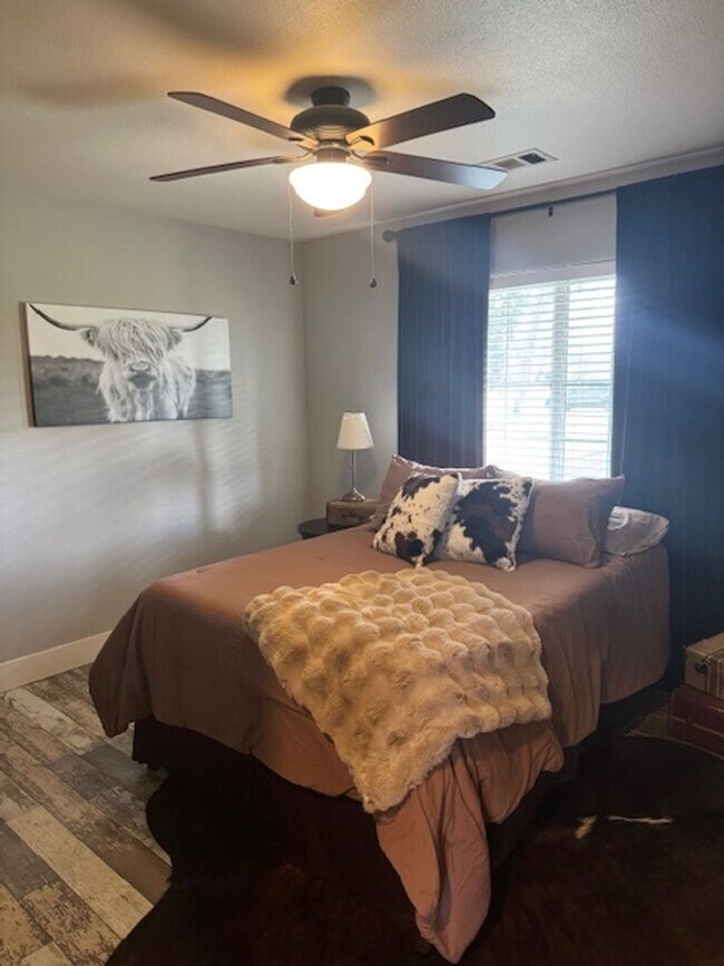 Building Photo - Country Style Living in this Charming Home in Anderson