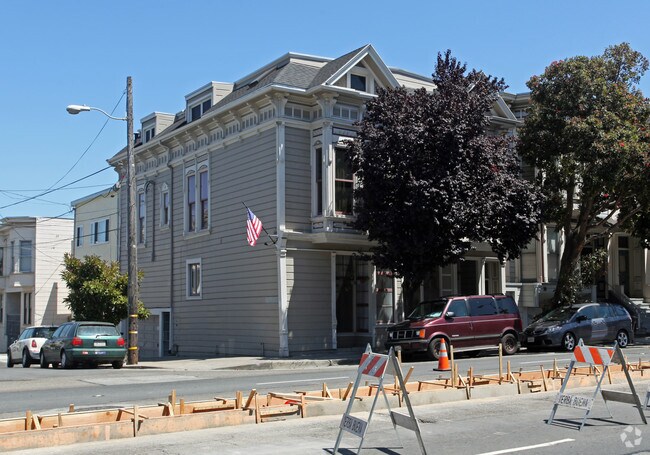 Primary Photo - 1021-1023 Guerrero St