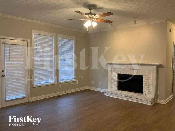 Building Photo - 325 McKenzie Dr