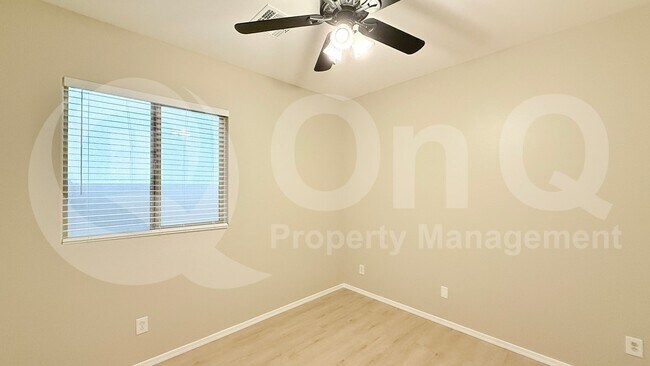 Building Photo - 862 East Gold Dust Way