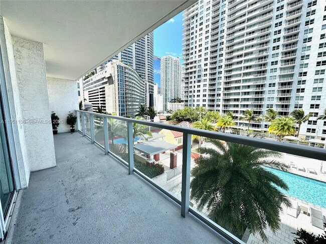 Building Photo - 1155 Brickell Bay Dr
