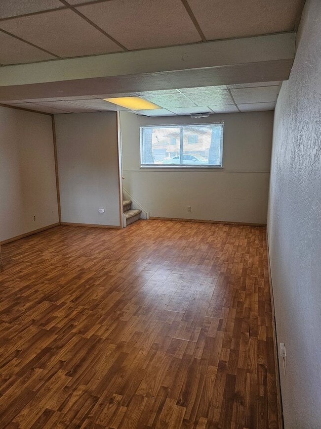 Building Photo - ALL PROSPECTIVE TENANTS MUST SUBMIT A $58 NON-REFUNDABLE APPLICATION FEE PER APPLICANT ONLINE AND...