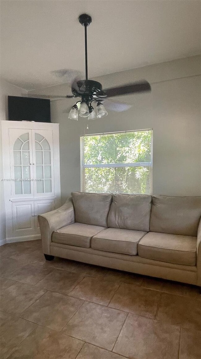 Building Photo - 1866 9th Pl