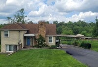 Building Photo - Tri level 3b2b home for rent with fenced i...