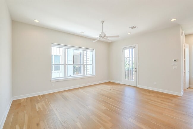 Building Photo - 1523 Hickory St