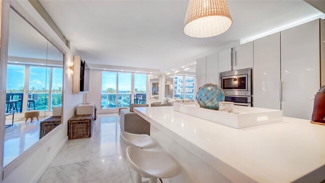 Building Photo - 2301 Collins Ave