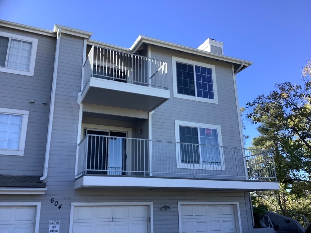 Building Photo - 604 N Bagby Dr