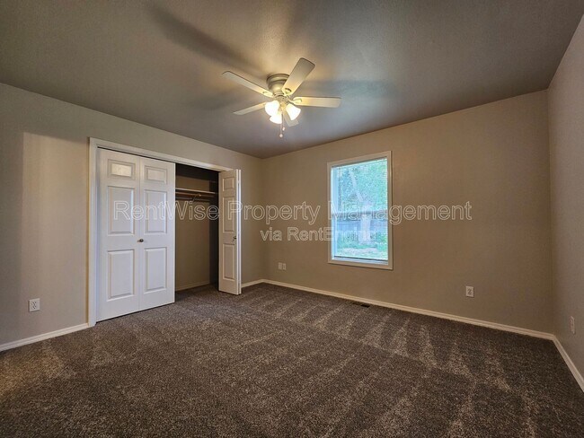 Building Photo - 642 Togstad Ct