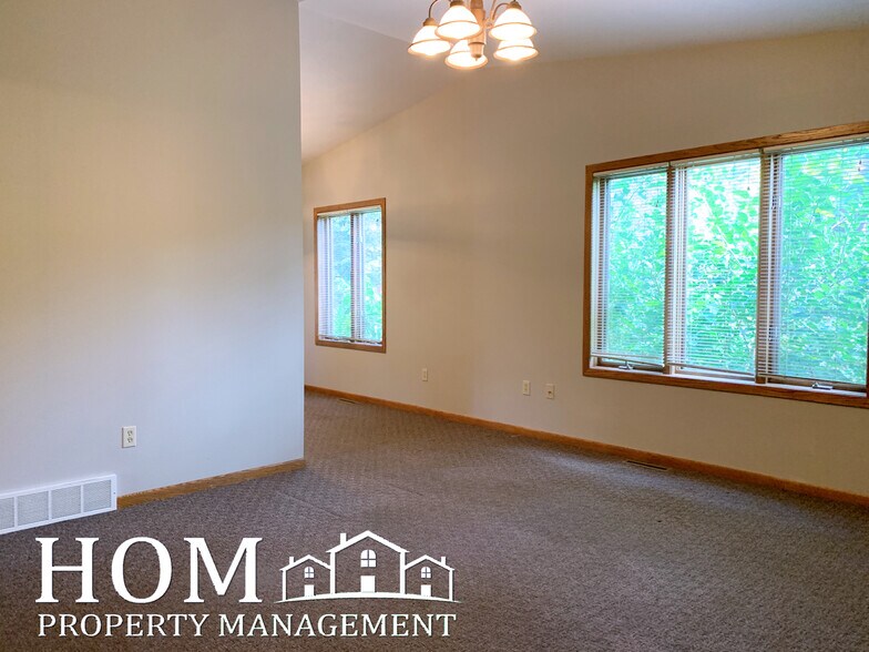 Building Photo - 322 E Lafayette St