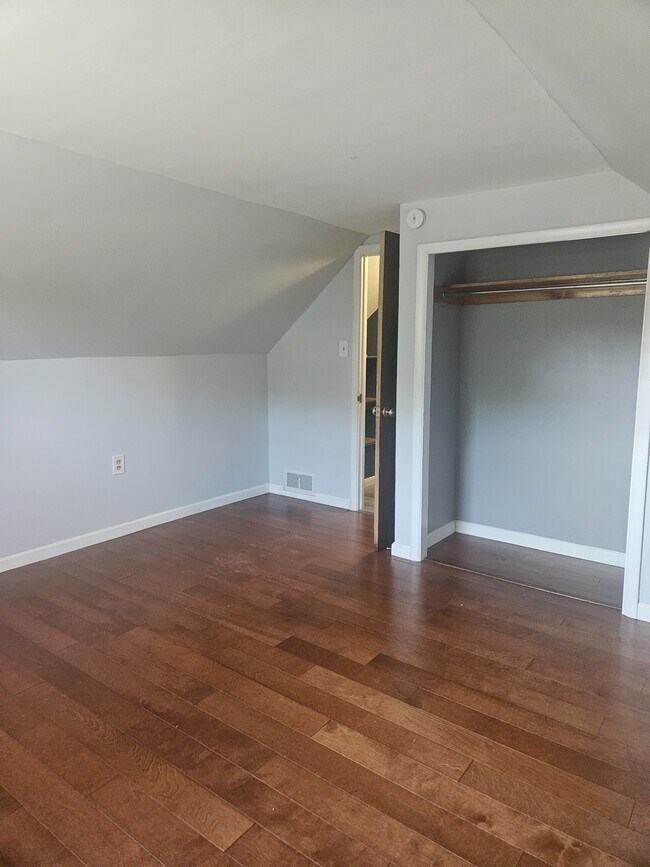 Building Photo - 2415 S Lumber St