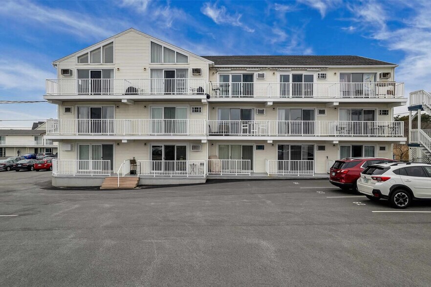 Building Photo - 7 Ashworth Ave