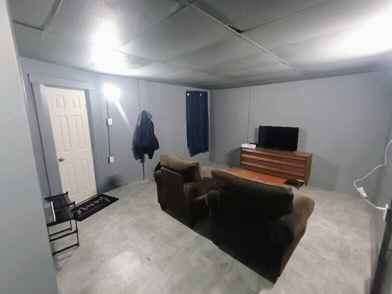 Building Photo - 9 Nutt Ave