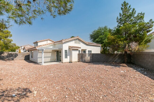 Building Photo - Charming 3-Bedroom Single-Story Home in Elkhorn!