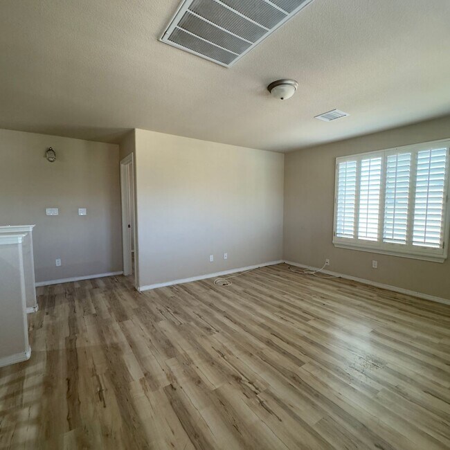 Building Photo - 4 Bedrooms, 3 Baths, a Pool, and Solar Panels!