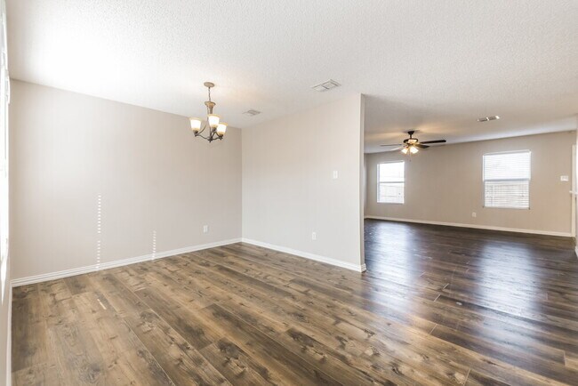 Building Photo - 1446 Stewart Dr