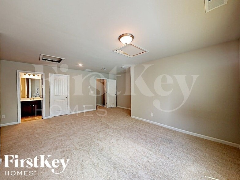 Building Photo - 3196 Baylor Cir