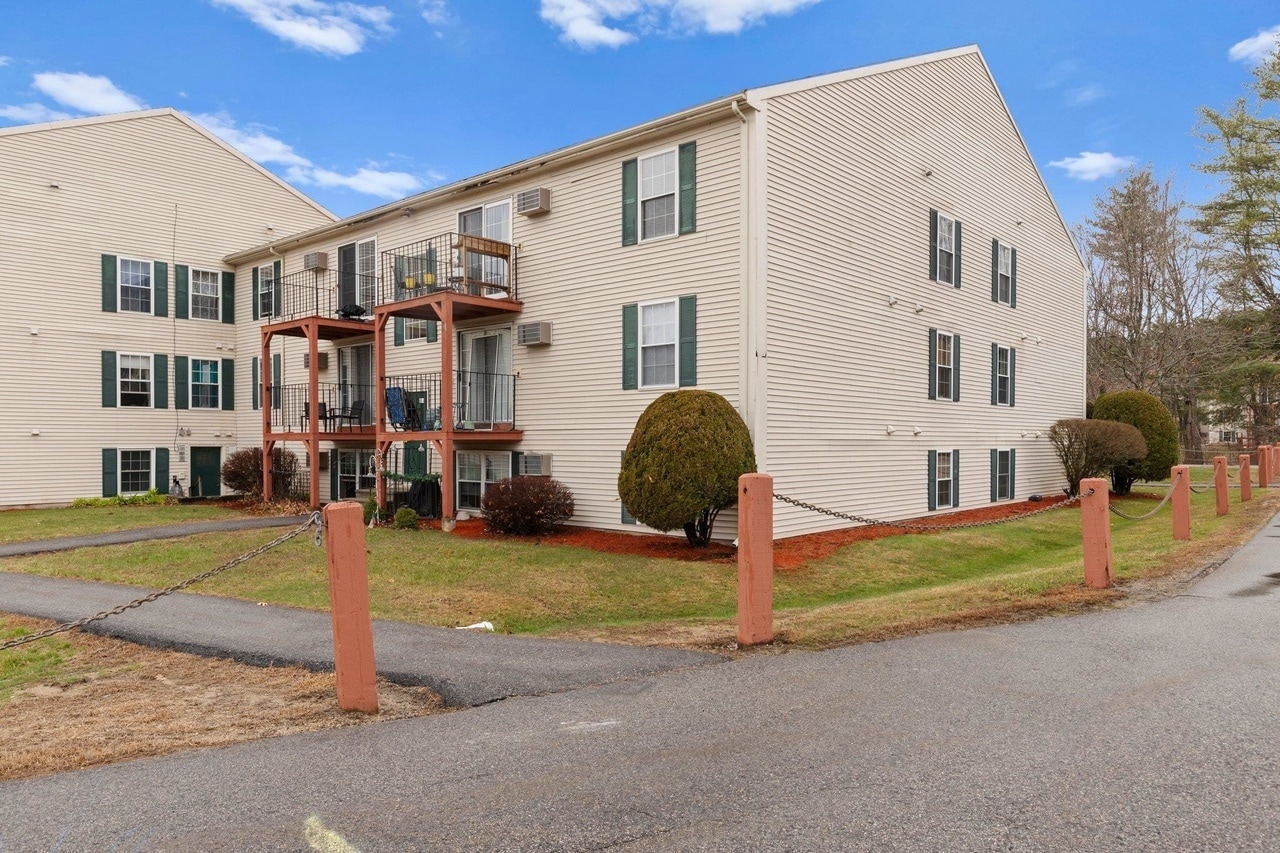 Building Photo - 911 White Cedar Blvd