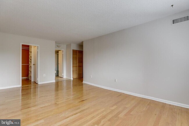 Building Photo - 200 N Pickett St