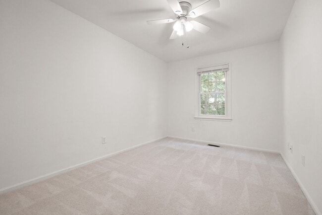 Building Photo - Lovely Home in Mendenhall Village