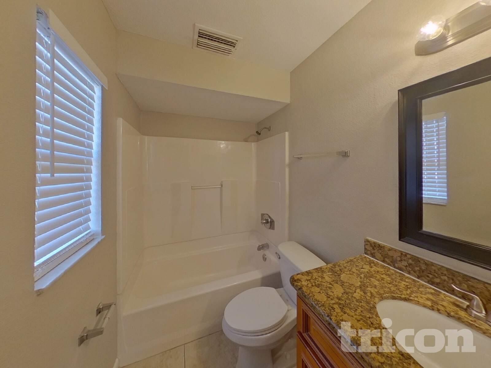 Building Photo - 1101 Seffner Valrico Rd