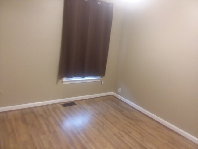 Building Photo - 5650 Picadilly Ln