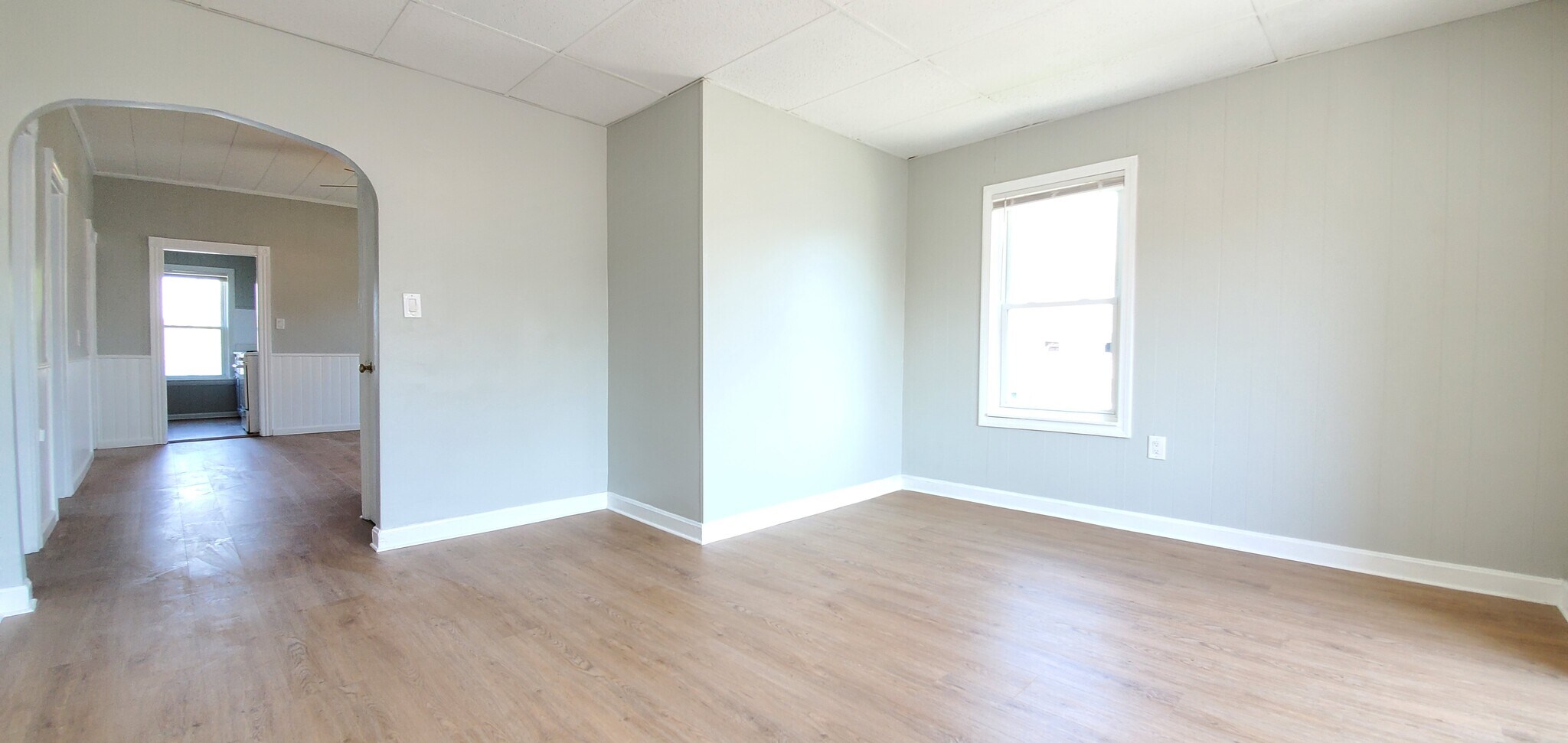 #3 Living room - 1124 Bedford St