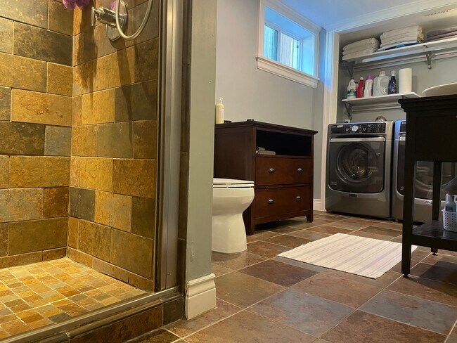 Building Photo - Immaculate and Updated Mid Century Home in...