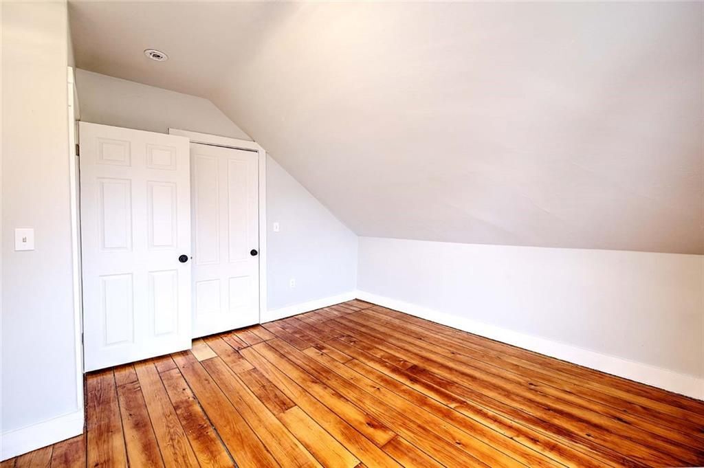 Building Photo - 21 Brewster St